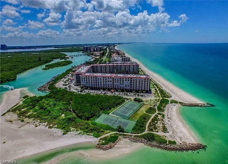 Hickory Blvd Vacation Condo | Bonita Springs Vacation Condo in Bonita Springs, Florida, United States — photo 3