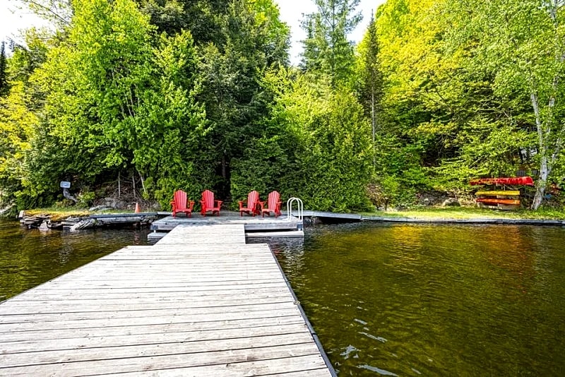Stunning Cottage #335 on Kawagama Lake, Dorset in Algonquin Highlands, Ontario, Canada — photo 3