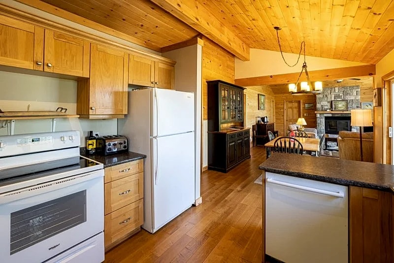 Kawagama Lake Cottage #342 with Panoramic Views in Algonquin Highlands, Ontario, Canada — photo 4