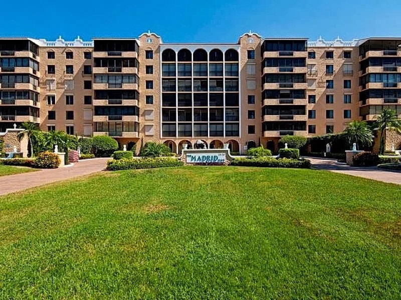 Gulf Shore Blvd Vacation Condo | Florida Vacation Homes in Naples, Florida, United States — photo 1