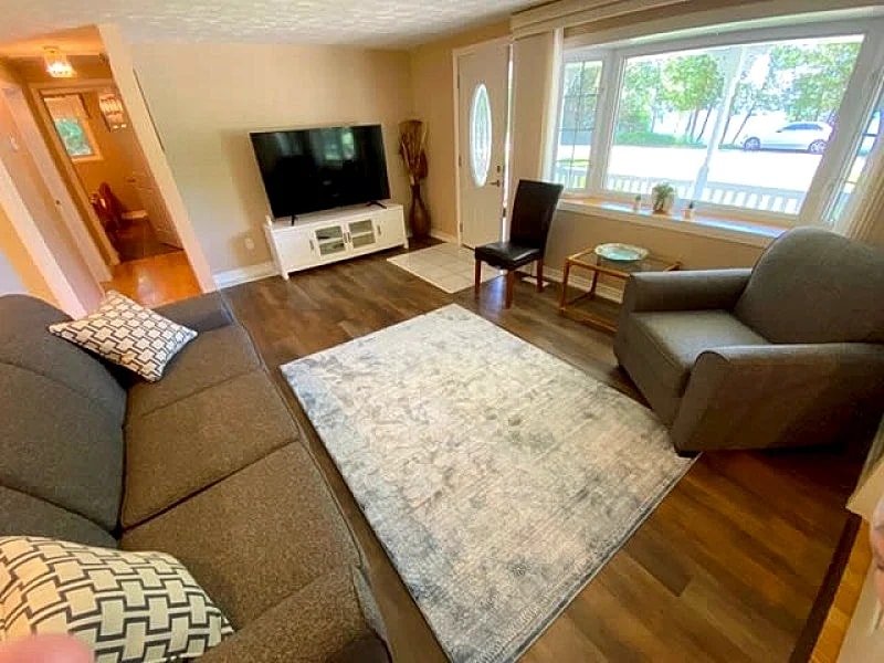 Better At The Beach House Cozy Cottage #1726 on Lake Huron in Kincardine, Ontario, Canada — photo 5