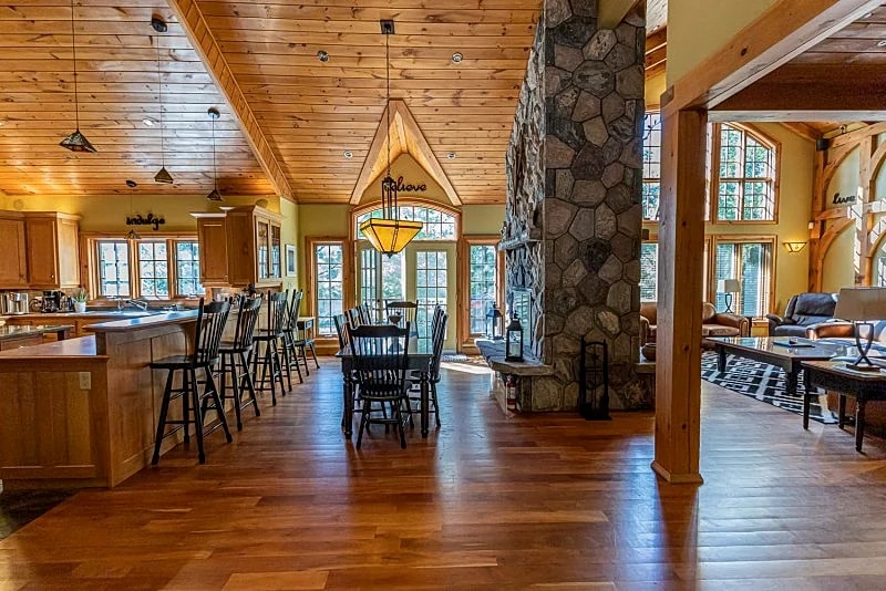 Muskoka View Cottage #910 on Sparrow Lake in Orillia, Ontario, Canada — photo 3