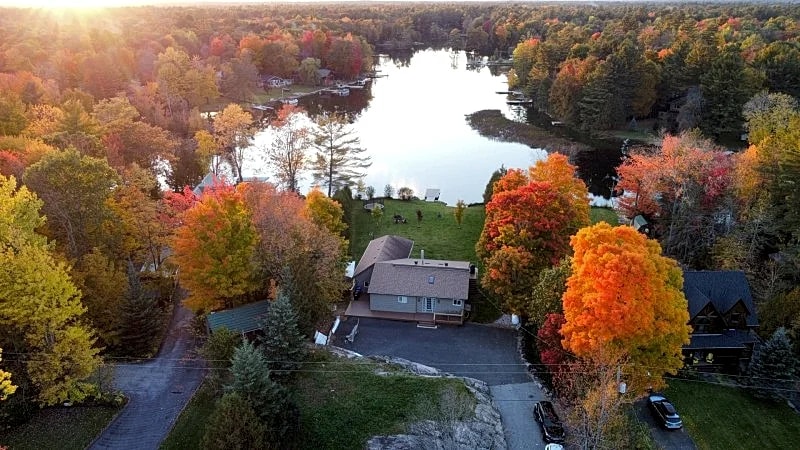 Luxury Washago Waterfront Cottage #908 on Black River in Orillia, Ontario, Canada — photo 2