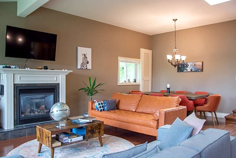 Luxury Washago Waterfront Cottage #908 on Black River in Orillia, Ontario, Canada — photo 3