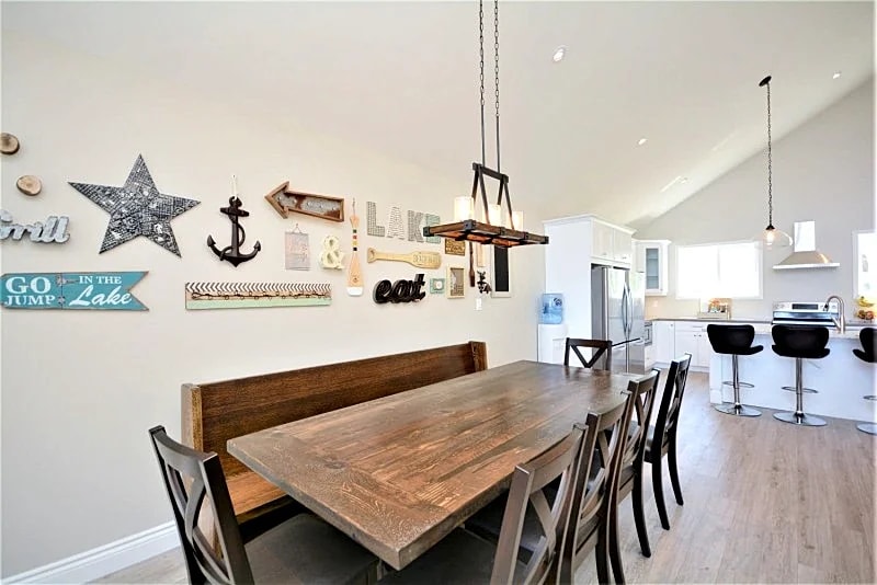 Charming Lakeront Cottage #903 on Couchiching Lake in Orillia, Ontario, Canada — photo 5