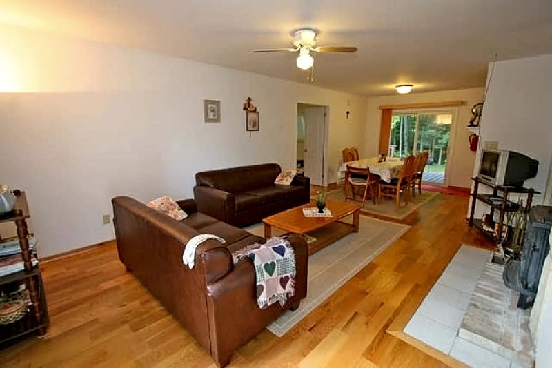 Private Cozy Sauble Beach Cottage #1439 on Lake Huron in South Bruce Peninsula, Ontario, Canada — photo 4