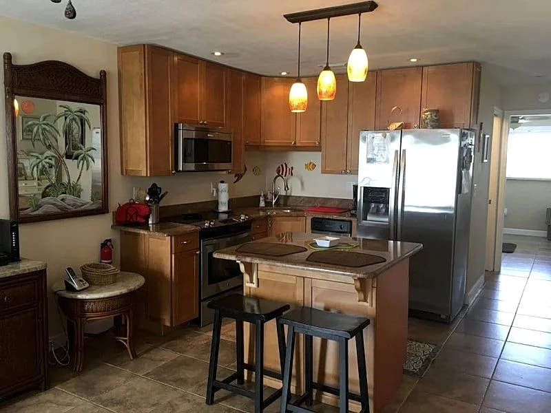 Beautiful Treasure Island and Directly on Sunset Beach! Location, Location!!!!! in Treasure Island, Florida, United States — photo 3