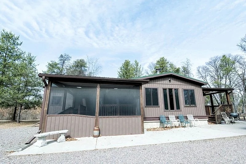 SECLUDED RUSTIC RETREAT - PET FRIENDLY in Nekoosa, Wisconsin, United States — photo 2
