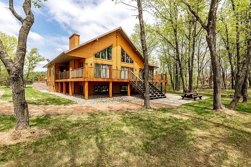 ONE OF A KIND FAMILY BEACH FRONT HOME ON LAKE PETENWELL - PET FRIENDLY