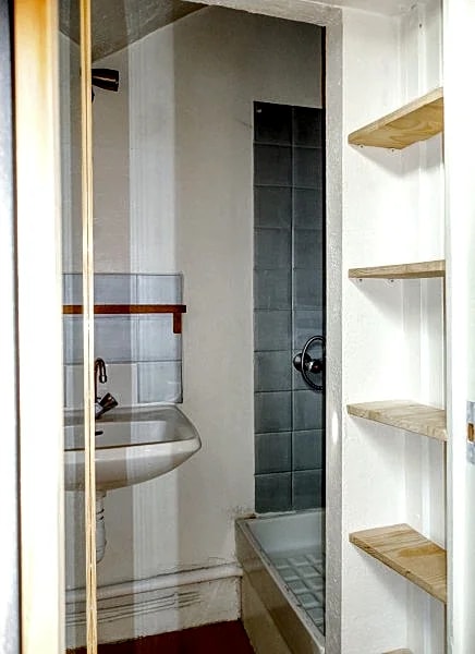 Studette Pavee – Cute small studio in Rue Pavée, Paris, France — photo 5