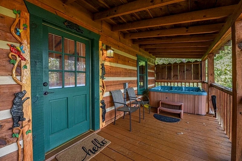 Cozy, Private, Fireplace, Hot Tub, Log Cabin with View, close to National Park in Pigeon Forge, Tennessee, United States — photo 3