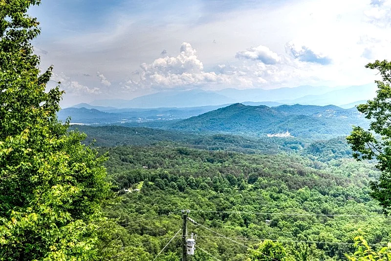 Gorgeous View, Private Studio Log Cabin, Hot Tub, Sleeps 2, 1 Bathroom, GSMNP in Tennessee, United States — photo 3