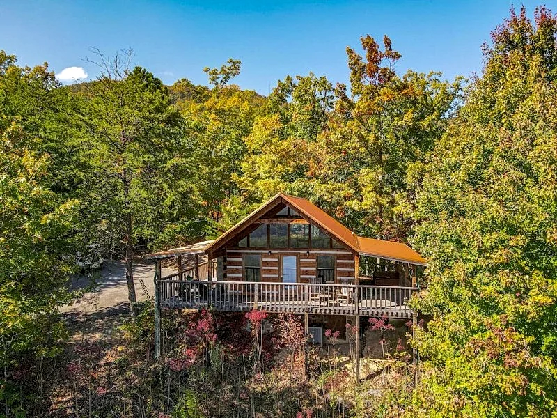 Gorgeous View, Private Studio Log Cabin, Hot Tub, Sleeps 2, 1 Bathroom, GSMNP in Tennessee, United States — photo 1
