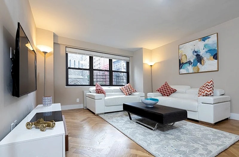 UPPER EAST SIDE - 3 BEDROOMS / 2.5 BATHROOMS in New York City, New York, United States — photo 4