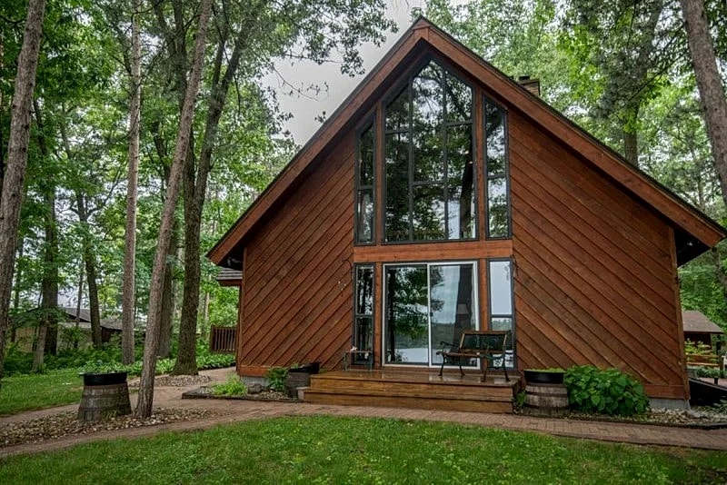 RUSTIC HOME WITH PRIVATE PIER ON LAKE ROCHE-A-CRI - PET FRIENDLY in Friendship, Wisconsin, United States — photo 5