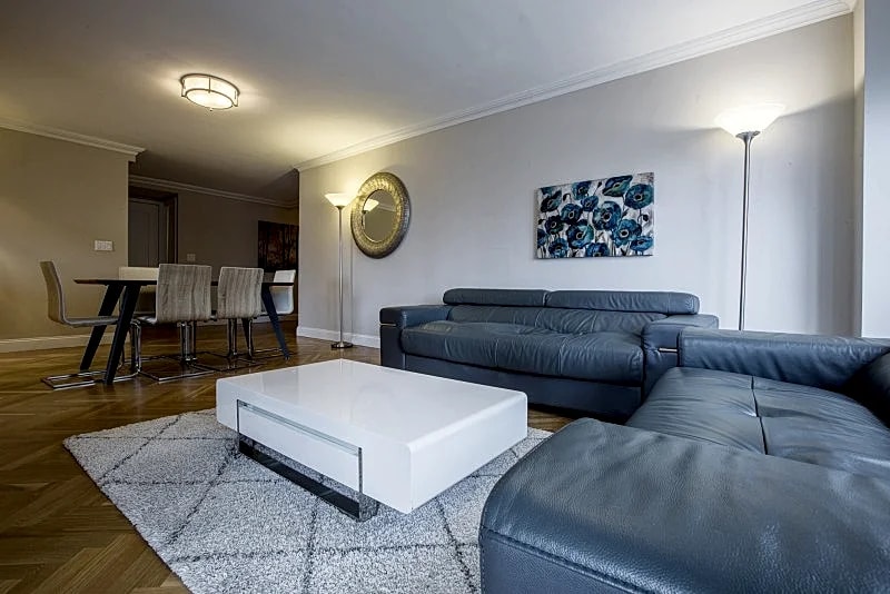UPPER EAST SIDE - 3 BEDROOMS / 2 BATHROOMS in New York City, New York, United States — photo 2