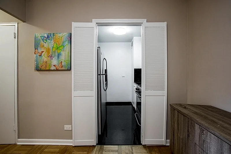 UPPER EAST SIDE - 2 BEDROOMS / 2 BATHROOMS in New York City, New York, United States — photo 4