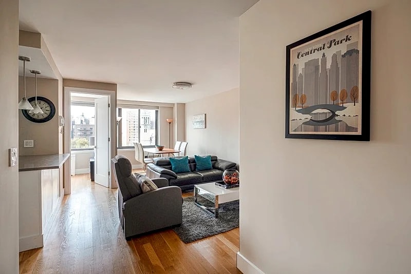 UPPER WEST SIDE - COLUMBUS AVENUE & 97TH ST in New York City, New York, United States — photo 2