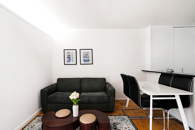 COLUMBUS CIRCLE: 2 BEDROOMS APARTMENT