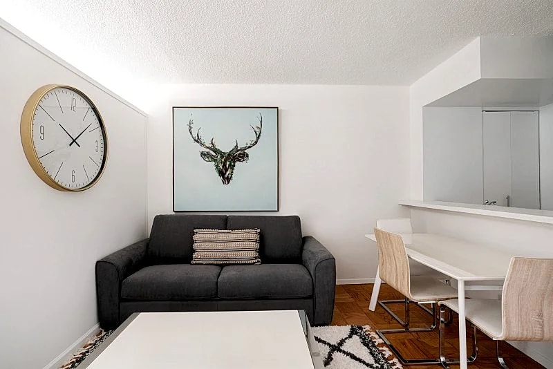 COLUMBUS CIRCLE: 2 BEDROOMS APARTMENT in New York City, New York, United States — photo 2