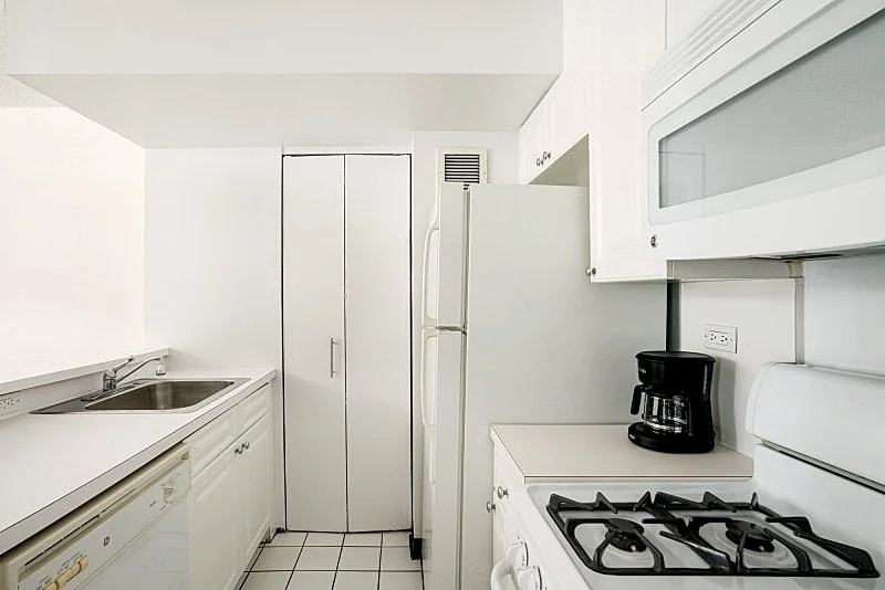 COLUMBUS CIRCLE: 2 BEDROOMS APARTMENT in New York City, New York, United States — photo 5