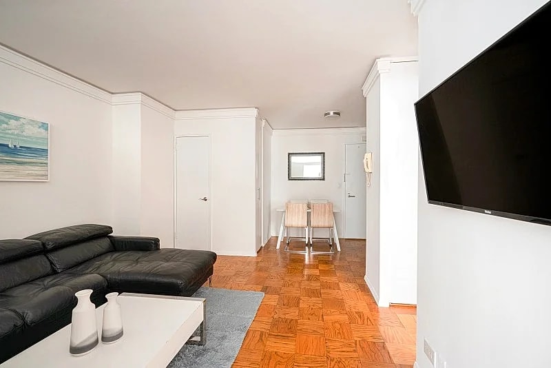 COLUMBUS CIRCLE: 2 BEDROOMS APARTMENT in New York City, New York, United States — photo 5