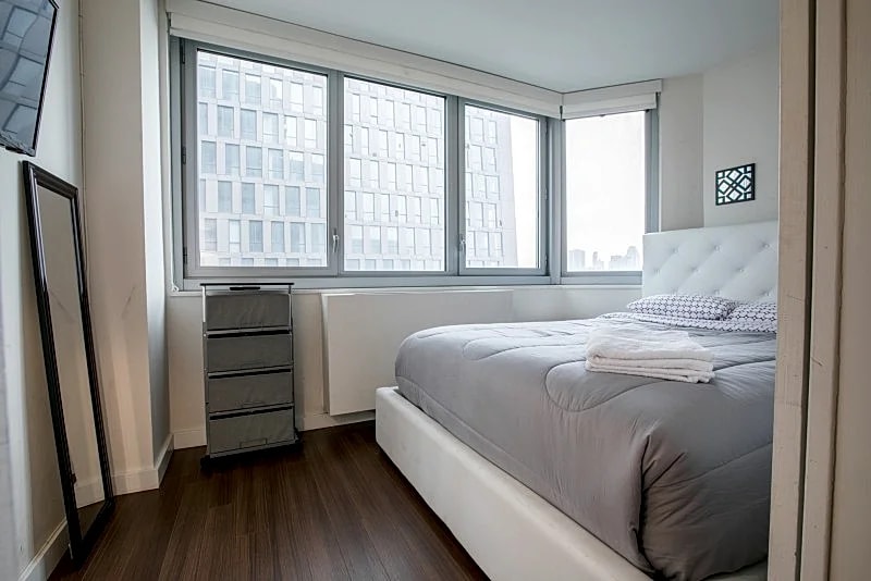 N14G- MURRAY HILL- 34TH ST AND 1ST AVENUE in New York City, New York, United States — photo 5