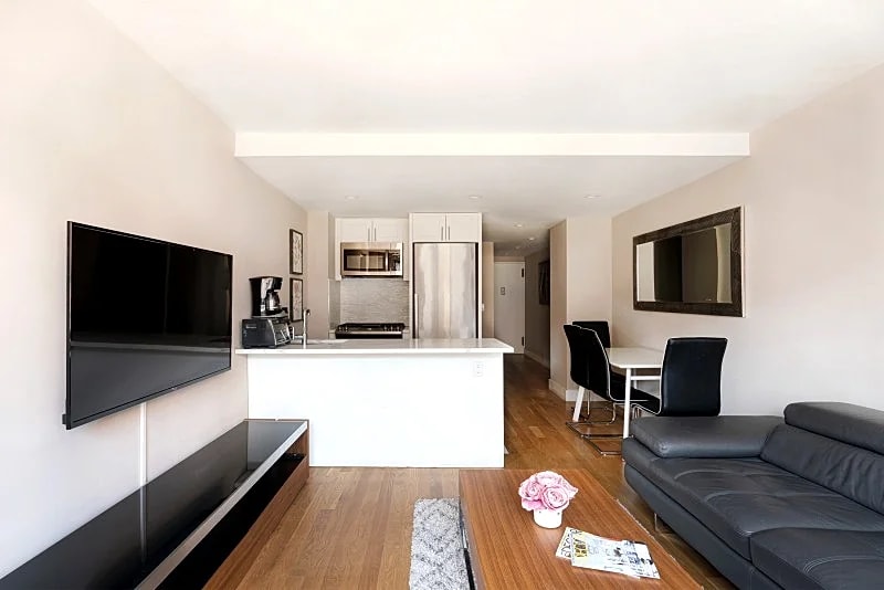 UPPER WEST SIDE - COLUMBUS AVENUE & 97TH ST in New York City, New York, United States — photo 3