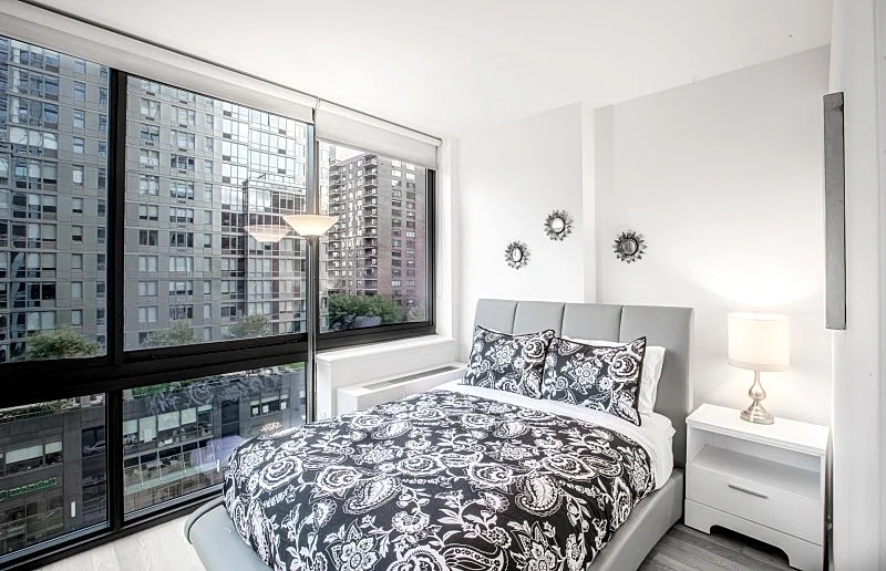8E- UPPER WEST SIDE - COLUMBUS AVENUE AND 97TH ST in New York City, New York, United States — photo 3