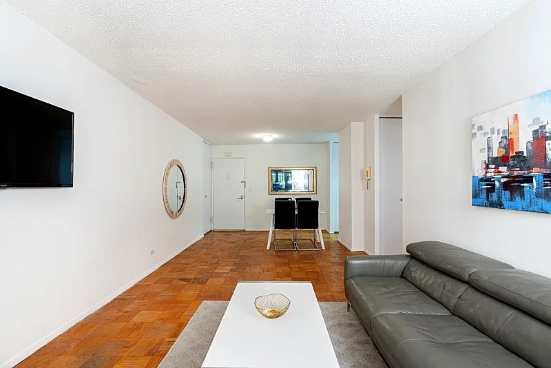 COLUMBUS CIRCLE: 1 BEDROOM APARTMENT in New York City, New York, United States — photo 5