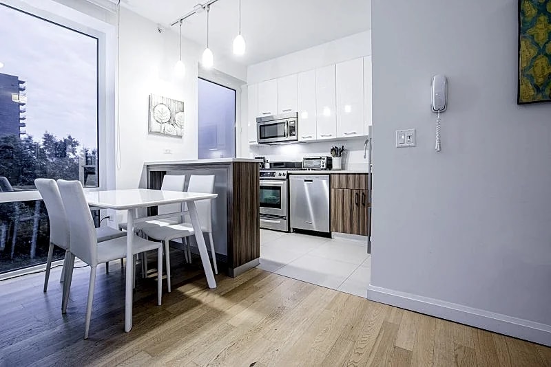 7B- UPPER WEST SIDE - COLUMBUS AVENUE AND 97TH ST in New York City, New York, United States — photo 4