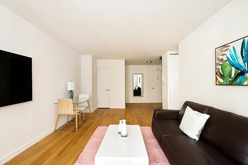COLUMBUS CIRCLE: 1 BEDROOM APARTMENT in New York City, New York, United States — photo 4