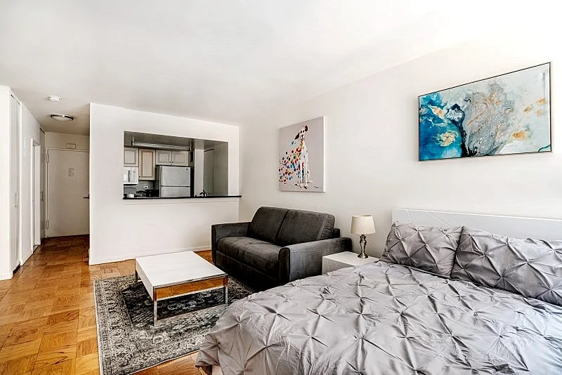 COLUMBUS CIRCLE: STUDIO APARTMENT in New York City, New York, United States — photo 5