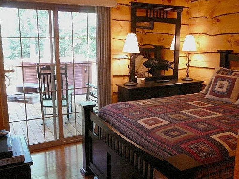 A Above The River Cabin in Shenandoah, Virginia, United States — photo 4