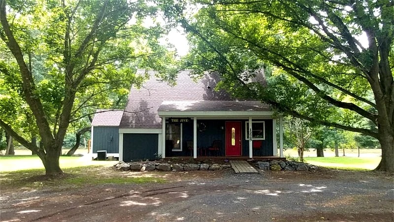 The Jive - Christophers Riverside Cabin in Page County, Virginia, United States — photo 2