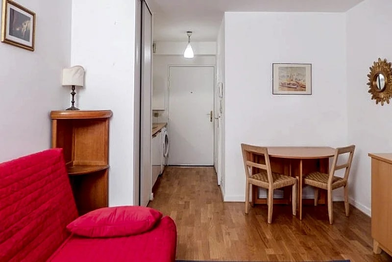 Studio Place de Ternes PONCELET 106 in Rue Poncelet, Paris, France — photo 5