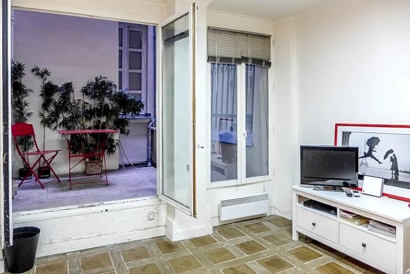 PETITS CARREAUX studio and terrace in Montorgueil in Rue Des Petits Carreaux, Paris, France — photo 5