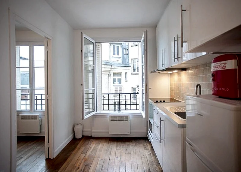 MEUNIERS near Bercy lively Area in Rue Des Meuniers, Paris, France — photo 2