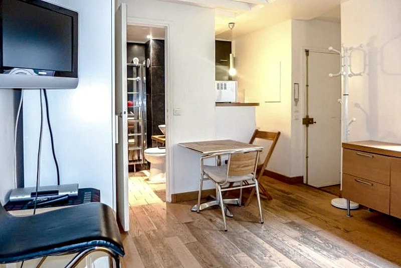 Studio Les Halles GRANDE TRUANDERIE in Rue De La Grande Truanderie, Paris, France — photo 5
