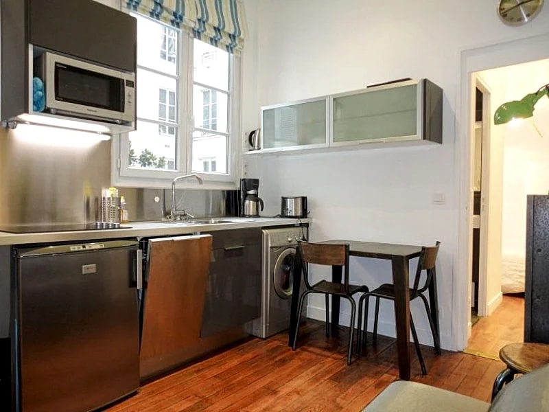 RICHER 1 bedroom apartment in Grands Boulevards area in Rue Richer, Paris, France — photo 2
