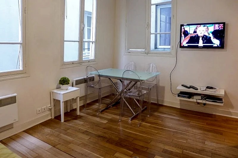 Studio Le Marais SAINT MARTIN in Rue Saint-Martin, Paris, France — photo 4