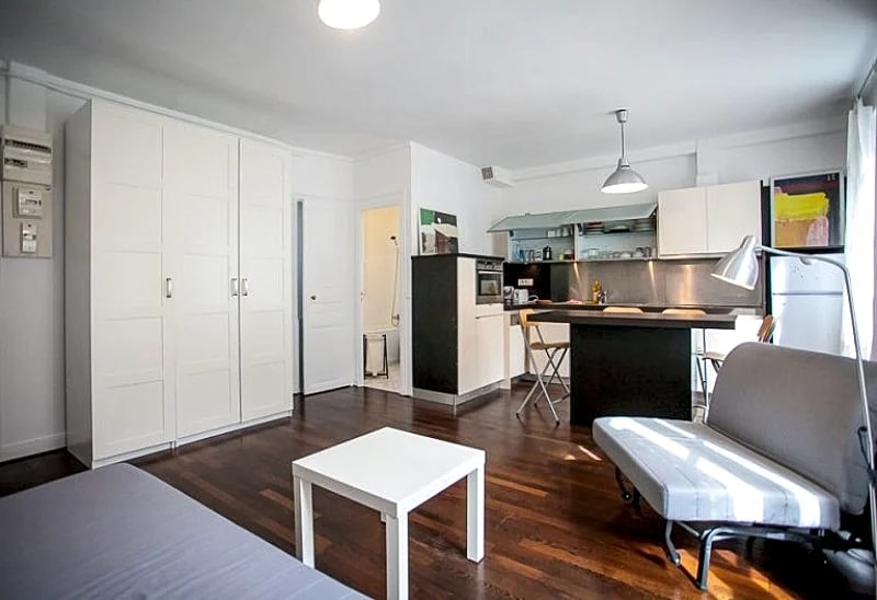 LACHARRIERE large bright and quiet studio near Saint Amboise in 3 Rue Lacharrière, Paris, France — photo 5