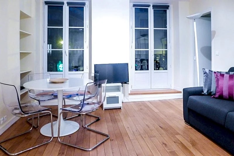 ROCHECHOUART 1 bedroom in Montmartre district in Rue De Rochechouart, Paris, France — photo 2