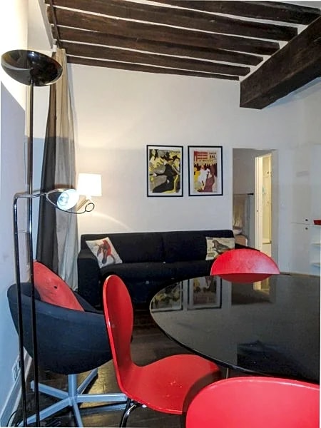 1 Bedroom Le Marais GRAVILLIERS Paris in Rue Des Gravilliers, Paris, France — photo 3