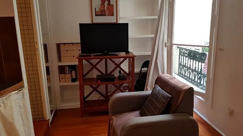 1 Bedroom Saint Lazare LABORDE