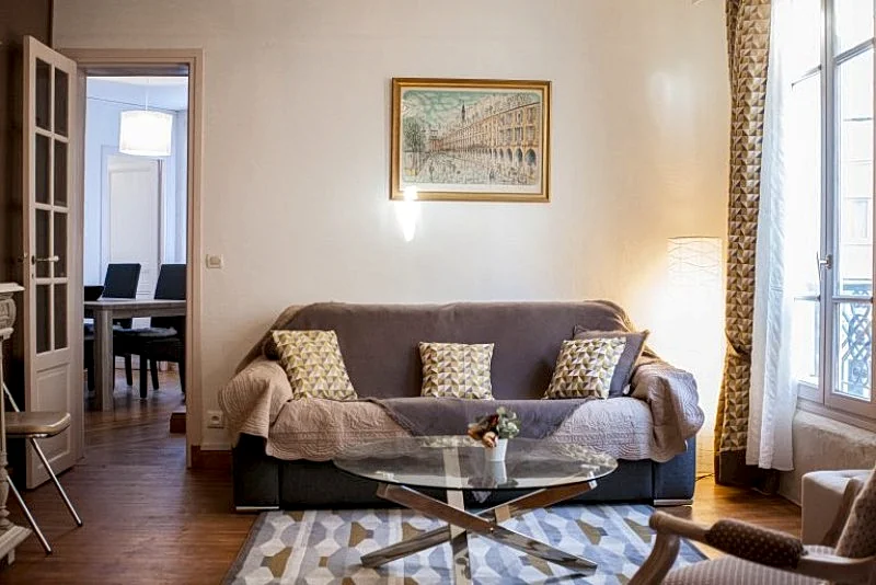 LAITIERES beautiful 3 pieces renovated apartment between Vincennes et Saint Mandé