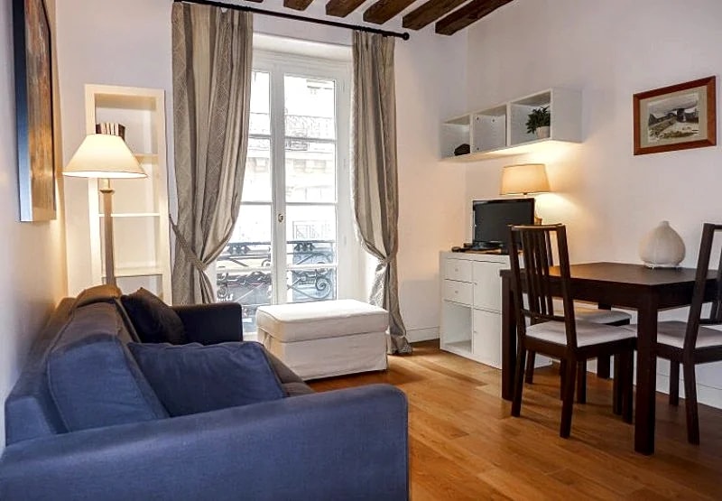 1 Bedroom Le Marais TOURNELLES in Rue Des Tournelles, Paris, France — photo 3