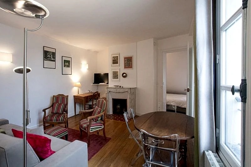 TEMPLE 2 BEDROOMS facing Hotel de Ville & BHV