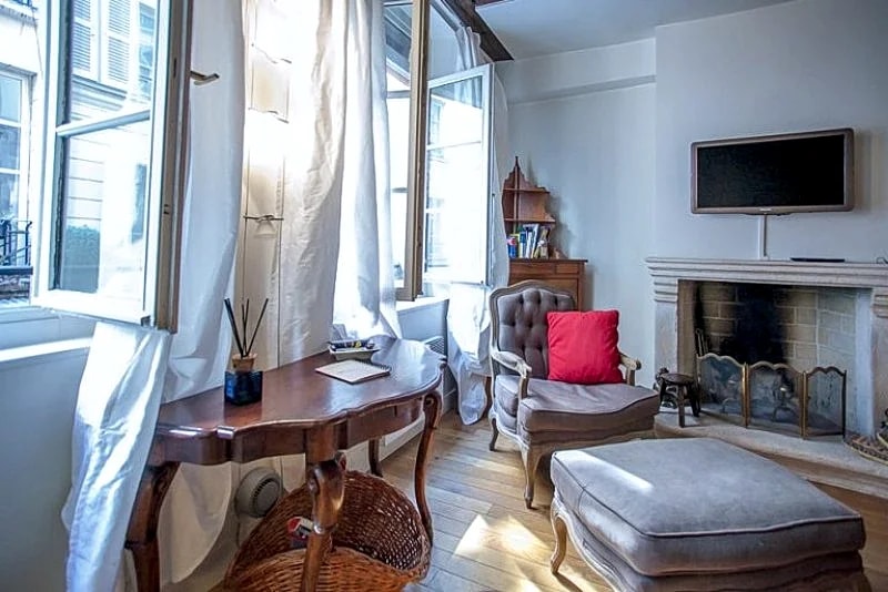 QUINCAMPOIX 1 BEDROOM Apartment near Rambuteau in Rue Quincampoix, Paris, France — photo 3