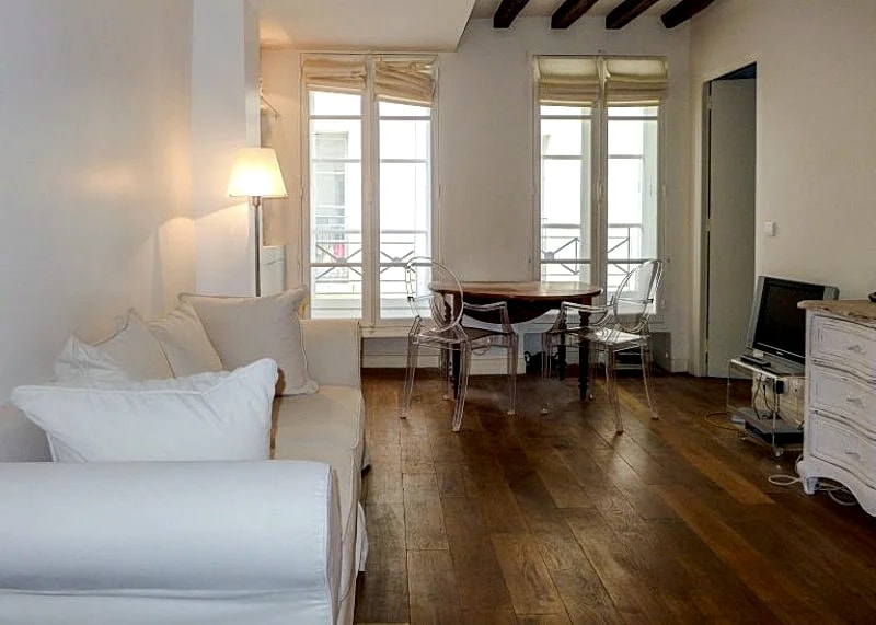 Charming nest near Mouffetard Street in Latin Quarter – Rollin in 13 Rue Rollin, Paris, France — photo 5